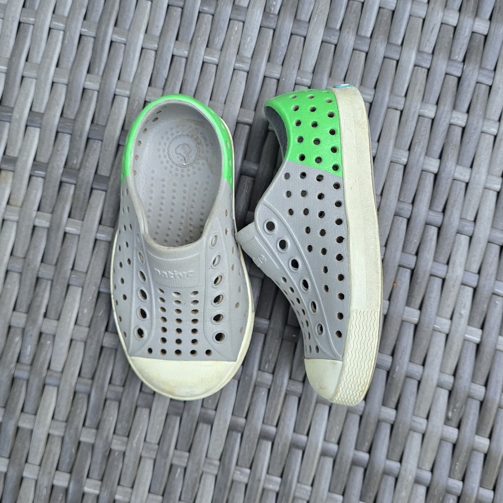 Native Jefferson Water Shoes Size C6
